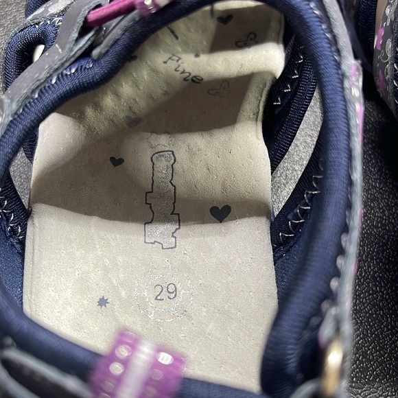 Apakowa Kids Girl Soft Sole Closed Toe Sandals SIZE 29 - Picture 4 of 13